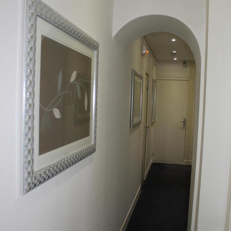 Hotel The Originals du Grand Monarque Nantes Gare - Chambre Simple Confort - 9