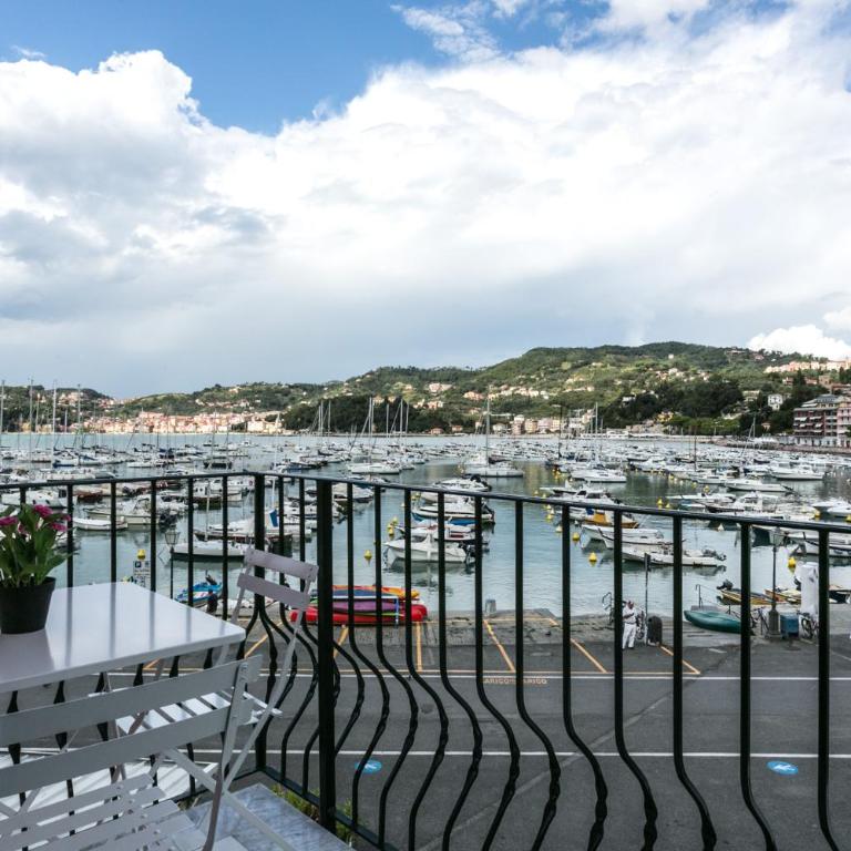 Al Molo Sea View Rooms - Camera Matrimoniale Deluxe con Balcone e Vista Mare - 2
