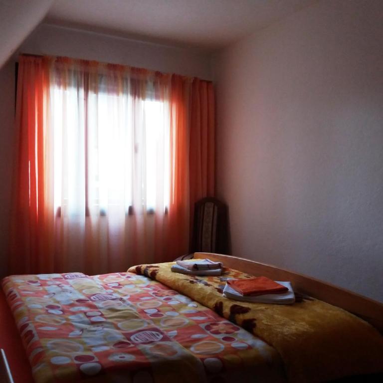 Rent a house - "Laki" - Villa - 48