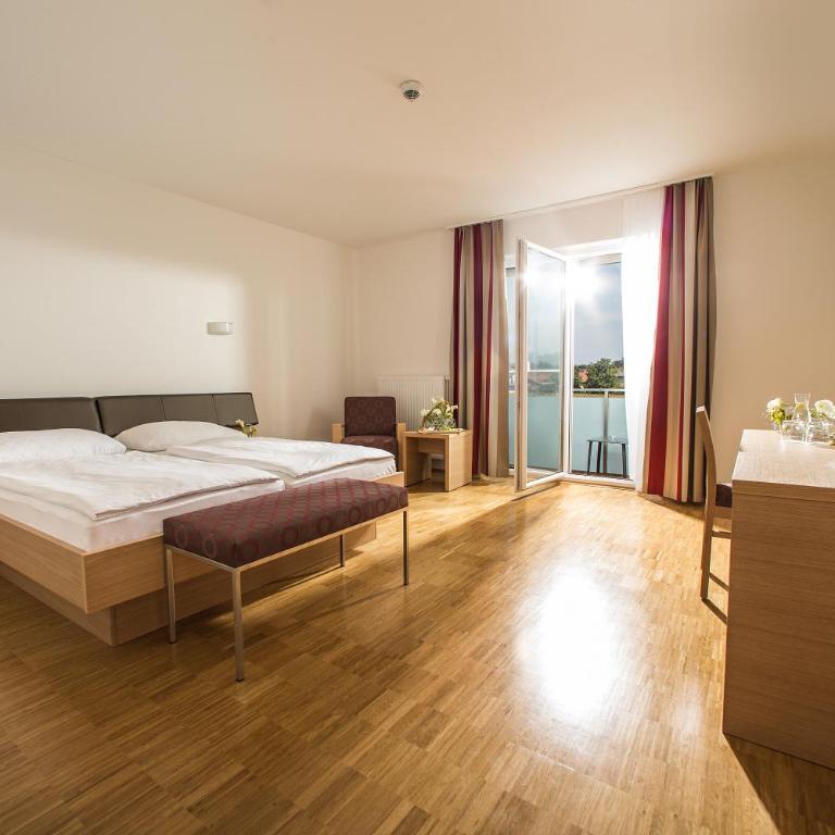 Hotel Garni Toscanina - Adults Only - Superior Doppelzimmer mit Poolblick - 5