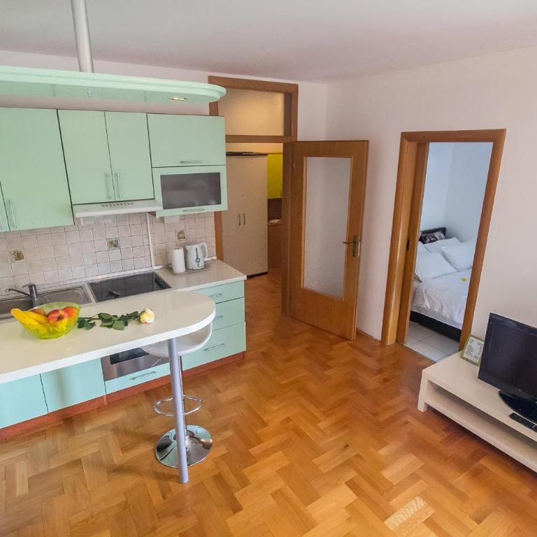 Stan na Dan Banja Luka - Apartman sa Terasom - 4