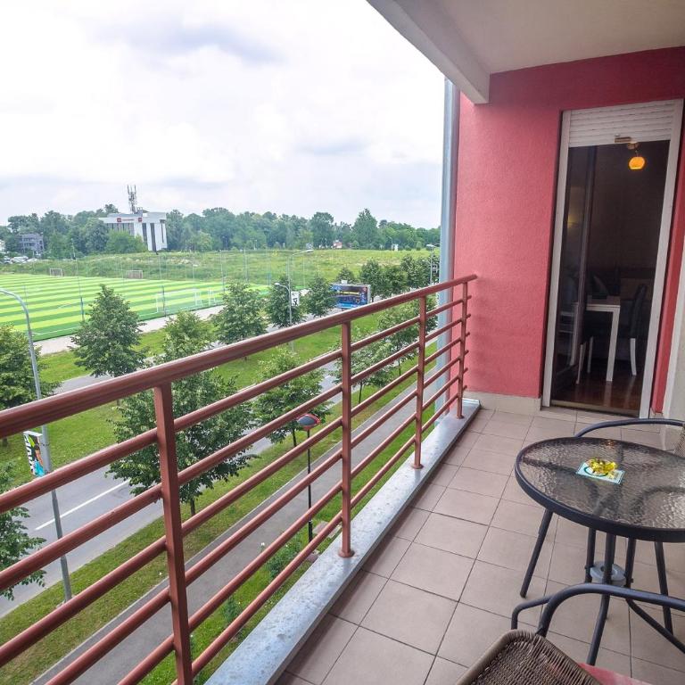 Stan na Dan Banja Luka - Apartman sa Terasom - 12
