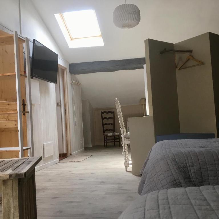 Le Presbytère du Val - Chambre Familiale avec Salle de Bains Privative - 1