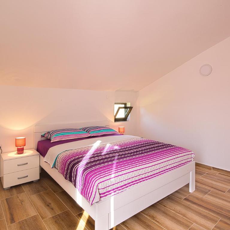 Beluga - One-Bedroom Apartment - 7