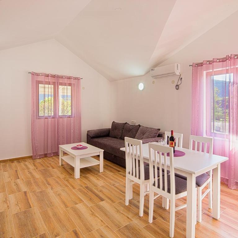 Beluga - One-Bedroom Apartment - 12