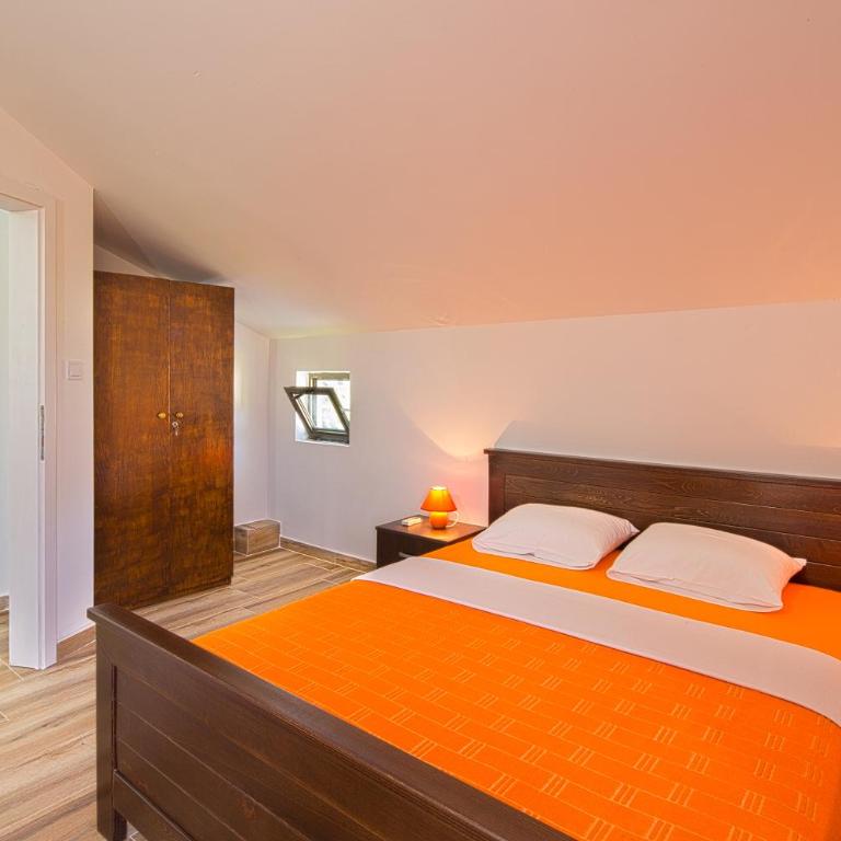 Beluga - One-Bedroom Apartment - 6