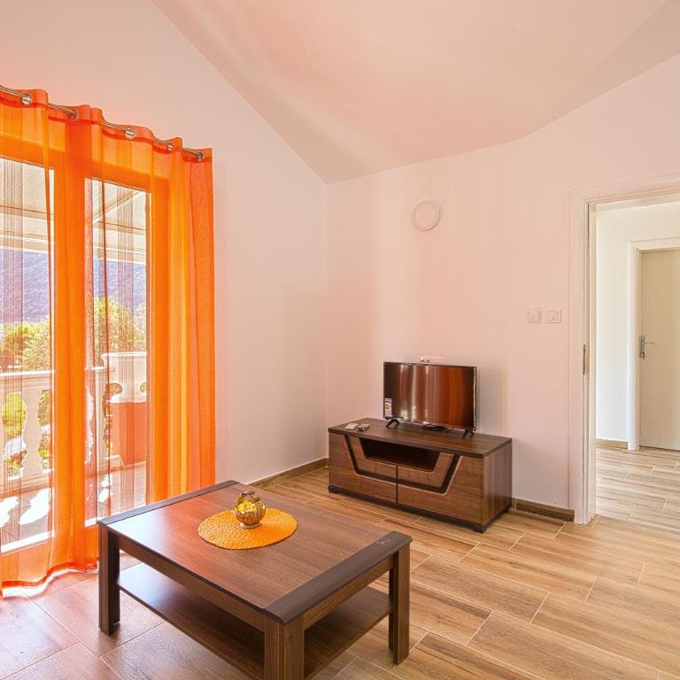 Beluga - One-Bedroom Apartment - 14