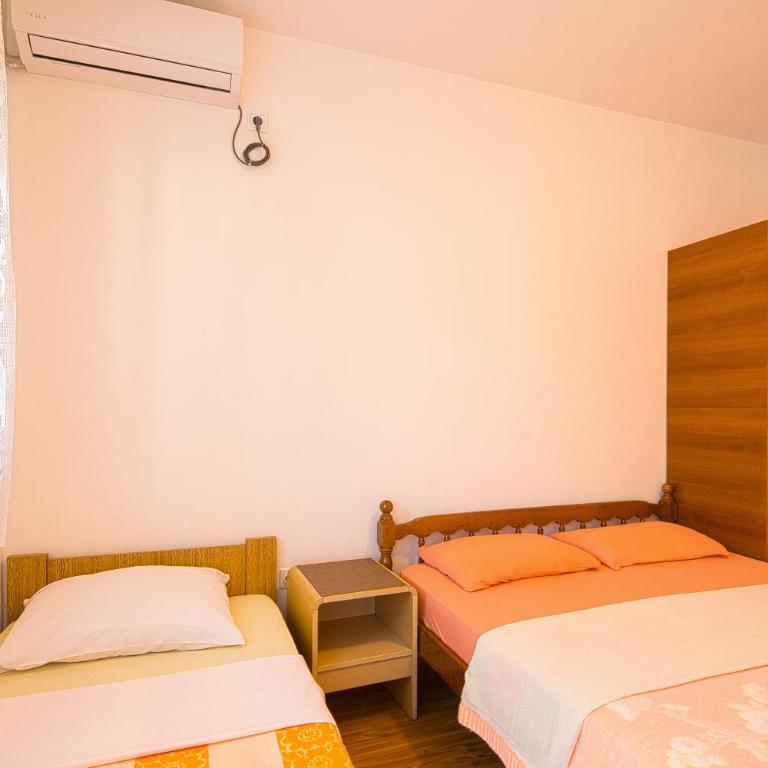Beluga - Three-Bedroom Apartment - 11