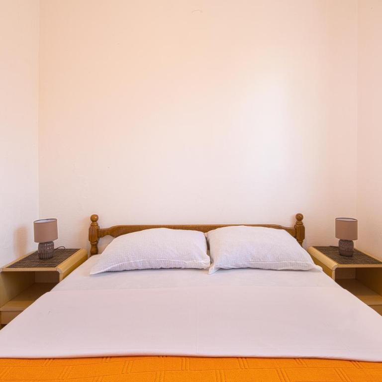 Beluga - Three-Bedroom Apartment - 14
