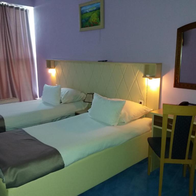 Hotel & Restaurant Great Wall - Airport - Standardna Dvokrevetna Soba sa Zasebnim Krevetima i Pogledom na Planine - 6