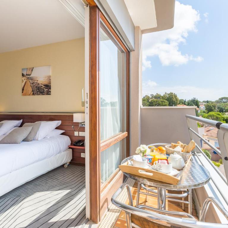 Hotel Brise de Mer - Piscine intérieure & extérieure - Chambre Double ou Lits Jumeaux Confort avec Balcon ou Terrasse - Accès Piscine - 8