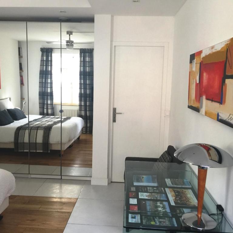 Au Cœur des Remparts - Studio Apartment - 8