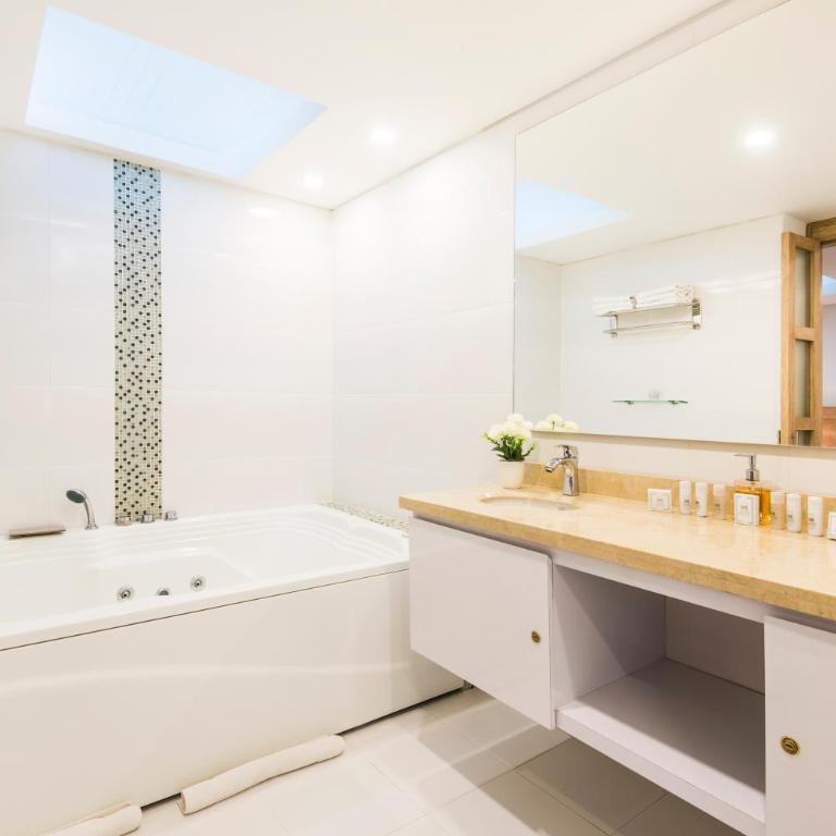 Hotel Camino de la Sal - Habitación Doble con bañera de hidromasaje - 5