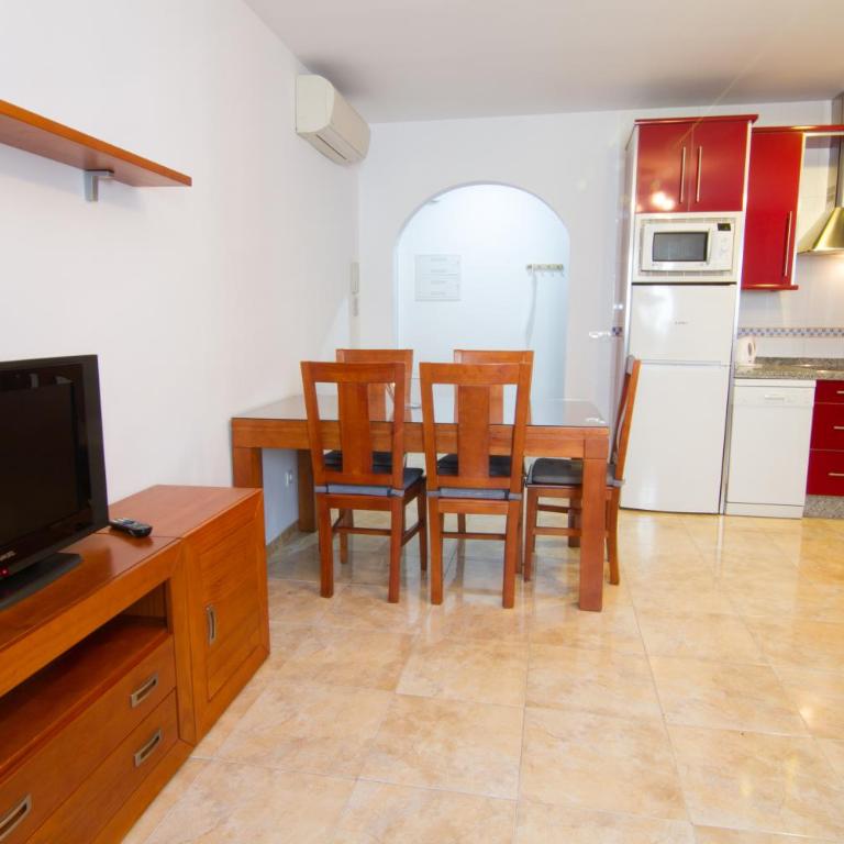 Apartamentos Manuel Martin - Apartamento Superior de 2 dormitorios (4 adultos) - 2