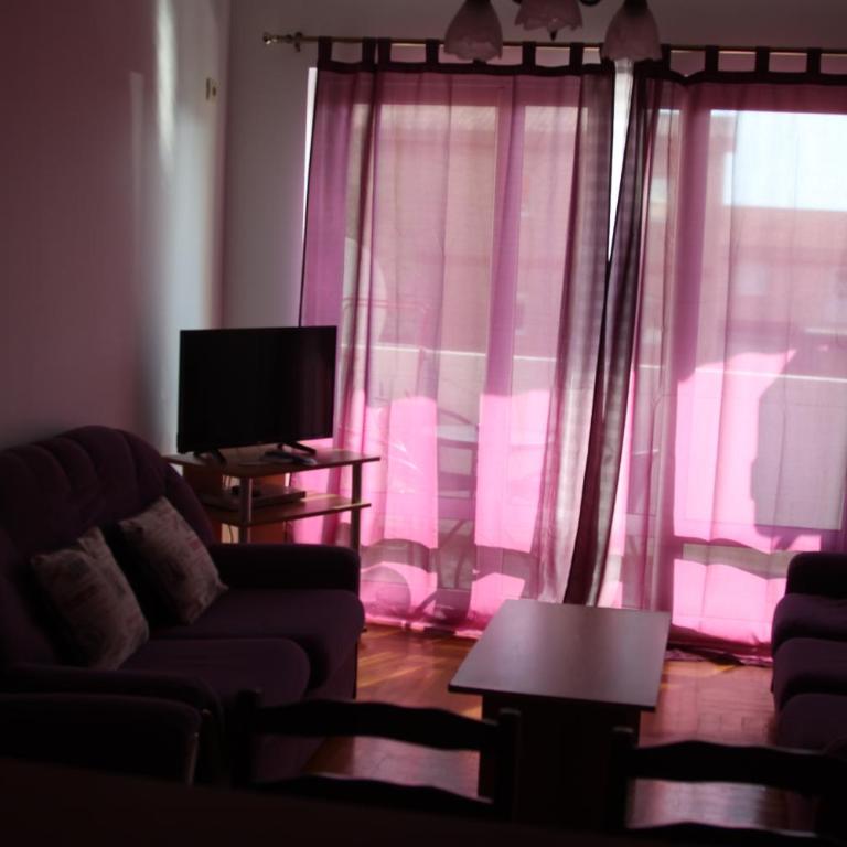 Apartments Bečić - Two-Bedroom Apartment - 8