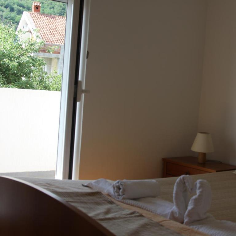 Apartments Bečić - Two-Bedroom Apartment - 9