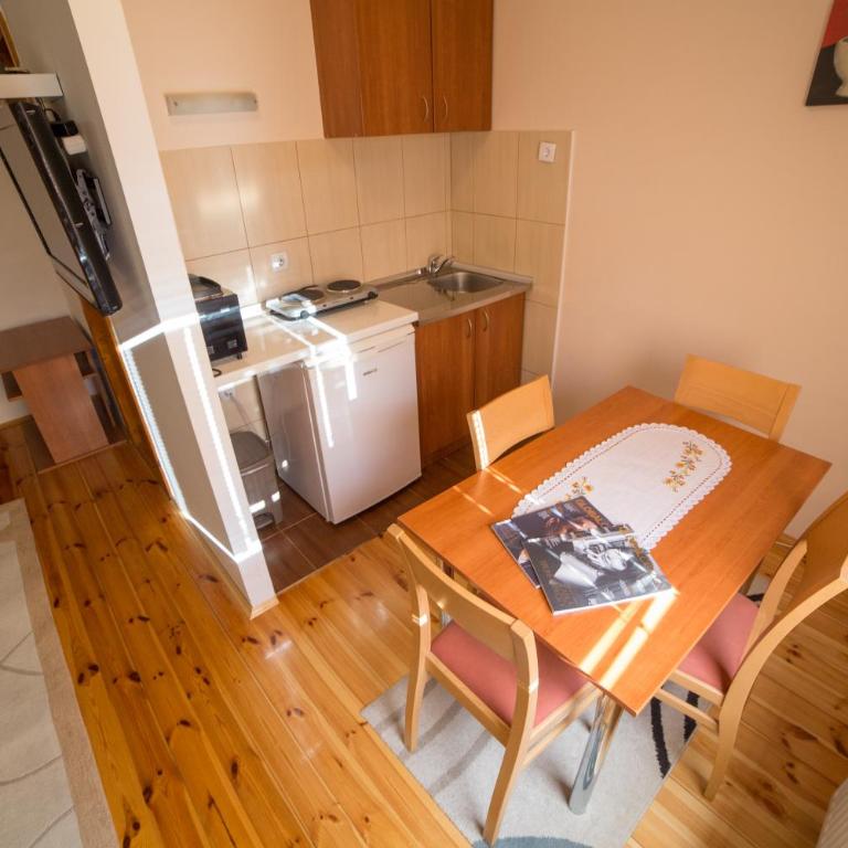Guesthouse Sandra - Apartman s 1 Spavaćom Sobom i Terasom - 1
