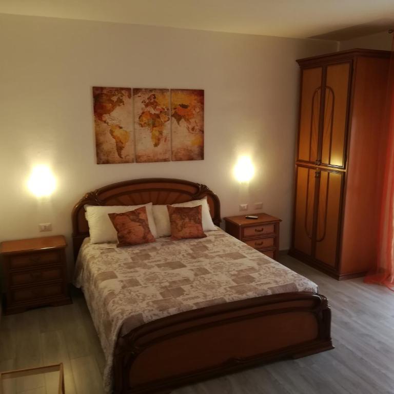 Leolù Guesthouse Alghero - Camera Quadrupla con Bagno Privato Esterno - 1