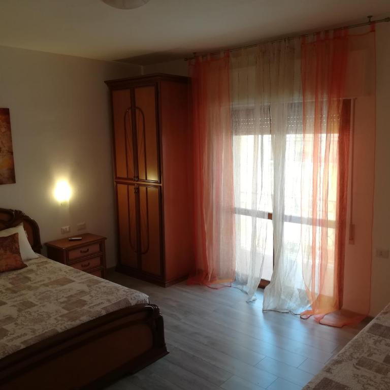 Leolù Guesthouse Alghero - Camera Quadrupla con Bagno Privato Esterno - 2