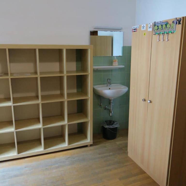 SnowBunnys BackPackers Hostel - Posto Letto in Dormitorio Misto con 4 Letti - 1