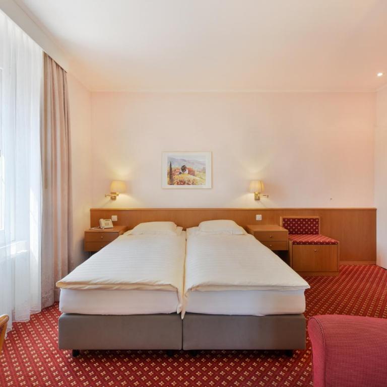 Elite - Dreibettzimmer - 5