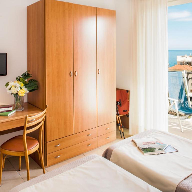 Hotel Europa - Camera Doppia con Letti Singoli con Vista Mare - 4