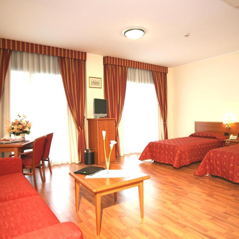 Hotel Executive Meeting & Events - Junior Suite Familiare (2 Adulti + 2 Bambini) - 1