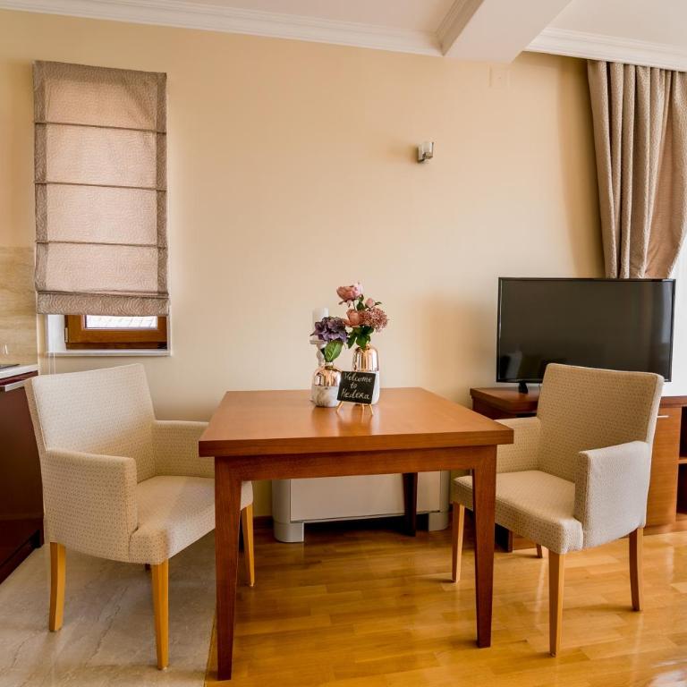 Hedera Residences - Kumbor - Deluxe One Bedroom Apartment with Balcony and Sea View - 9