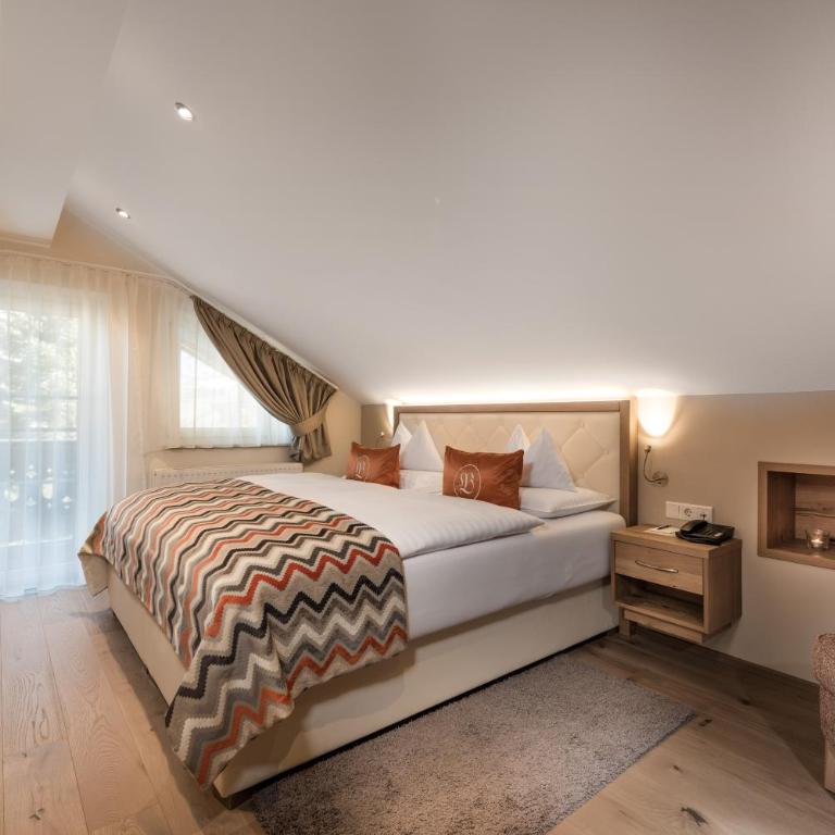 Hotel Bismarck - Penthouse Suite - 1