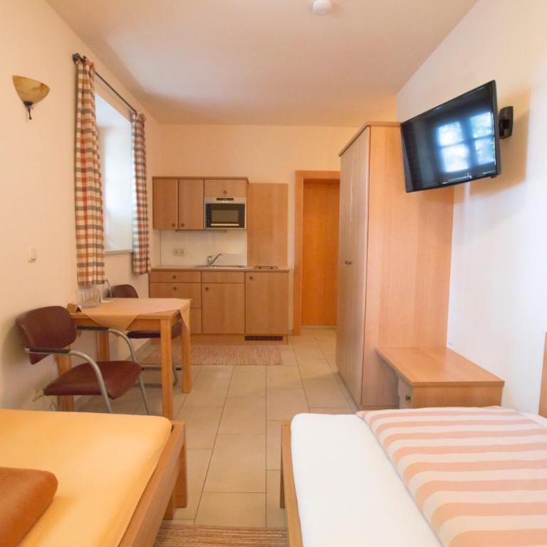 Frühstückspension Herzog zu Laah - Zweibettzimmer - 4