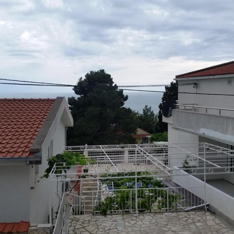 Brankas Apartments - Apartment with Terrace - 36