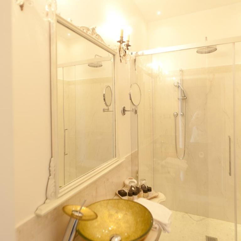 Piazza Venezia Le Camere - Superior Triple Room - 8