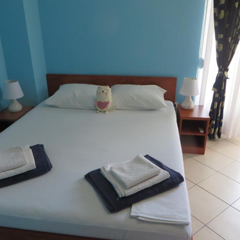 Guest House Villa Živanović - Double Room with Balcony - 4