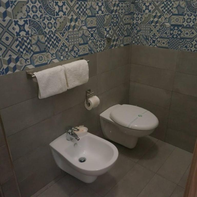 B&B Numero5 - Camera Matrimoniale con Vasca Idromassaggio - 18