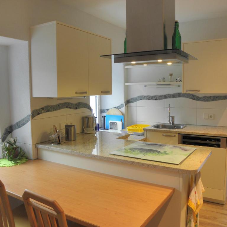 Waldner's Ferienwohnung - Apartment mit Blick auf die Berge - 17