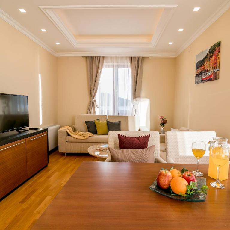 Hedera Residences - Kumbor - Deluxe One Bedroom Apartment with Balcony and Sea View - 2