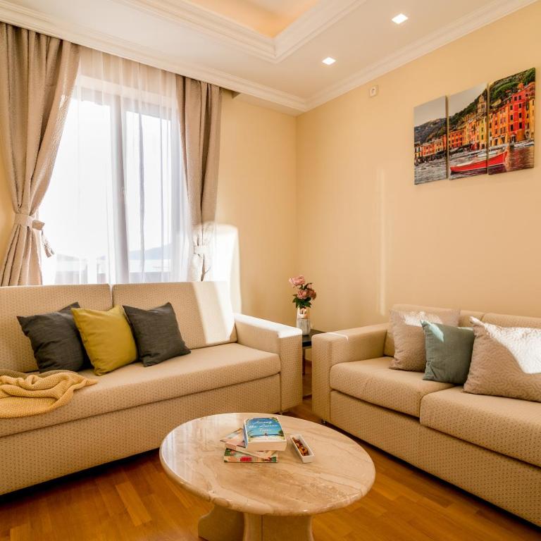 Hedera Residences - Kumbor - Deluxe One Bedroom Apartment with Balcony and Sea View - 3