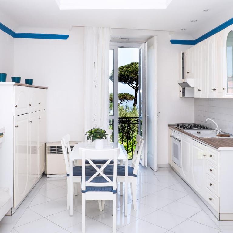 "White Mermaid" - SORRENTO DOWNTOWN SEA VIEW APARTMENT - Vacation Home - 1