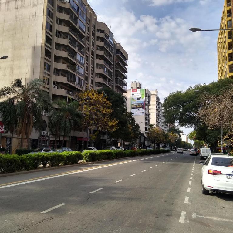 Maipú y Avenida Pellegrini con Parking privado opcional - Apartment with Balcony - 27