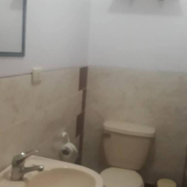 Hospedaje Harjeny - Double Room with Private Bathroom - 10