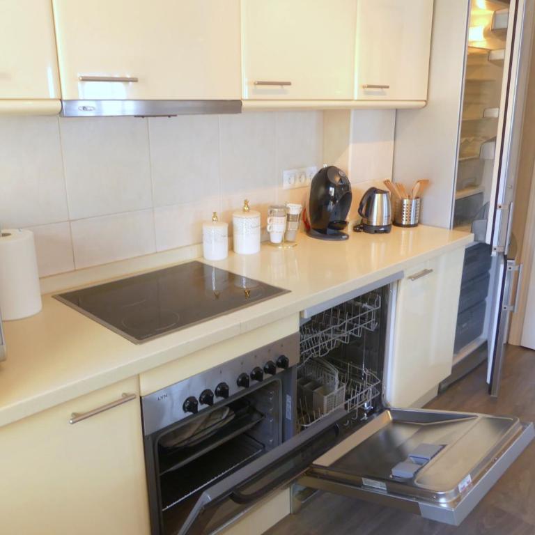 DUPLEX LA CARIHUELA 1ª LINEA DE PLAYA APARTAMENTO COSTA DEL SOL - Apartment - 36