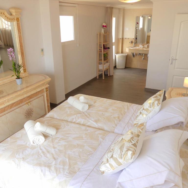 DUPLEX LA CARIHUELA 1ª LINEA DE PLAYA APARTAMENTO COSTA DEL SOL - Apartment - 26