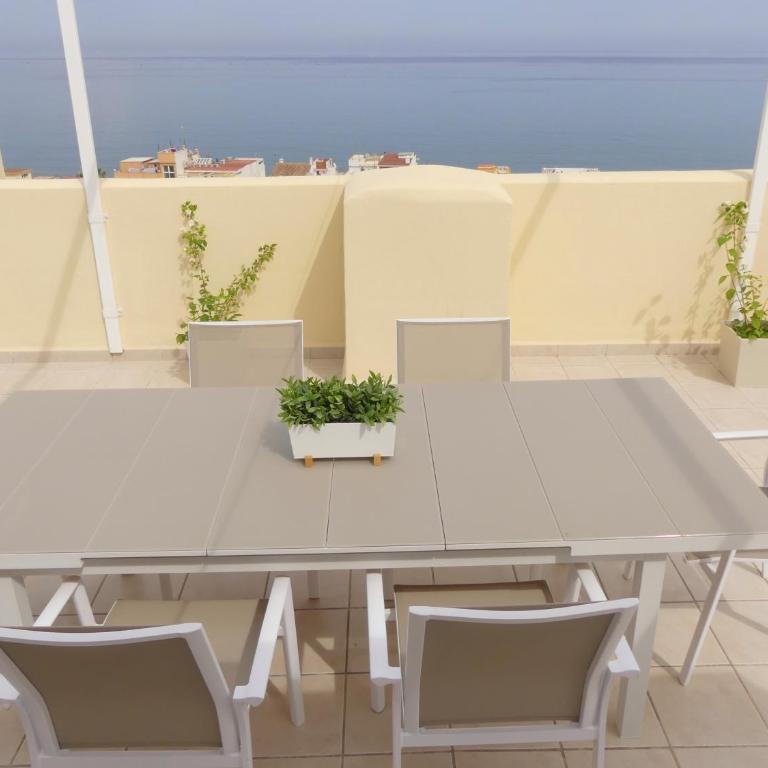 DUPLEX LA CARIHUELA 1ª LINEA DE PLAYA APARTAMENTO COSTA DEL SOL - Apartment - 14