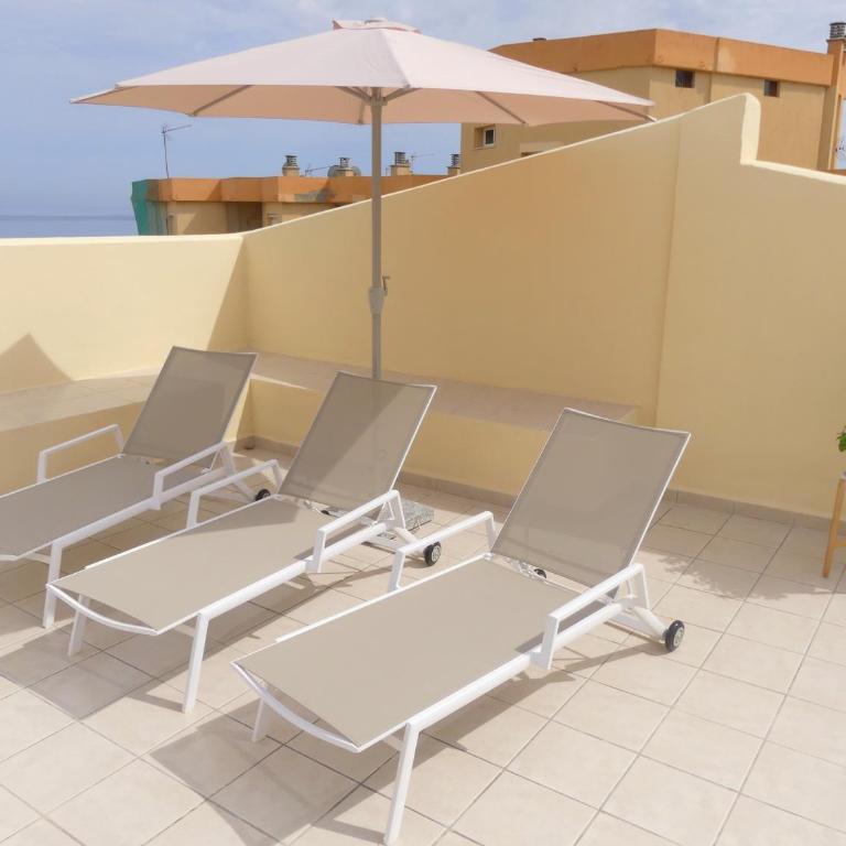 DUPLEX LA CARIHUELA 1ª LINEA DE PLAYA APARTAMENTO COSTA DEL SOL - Apartment - 12