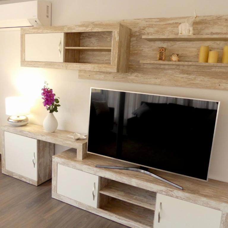 DUPLEX LA CARIHUELA 1ª LINEA DE PLAYA APARTAMENTO COSTA DEL SOL - Apartment - 3