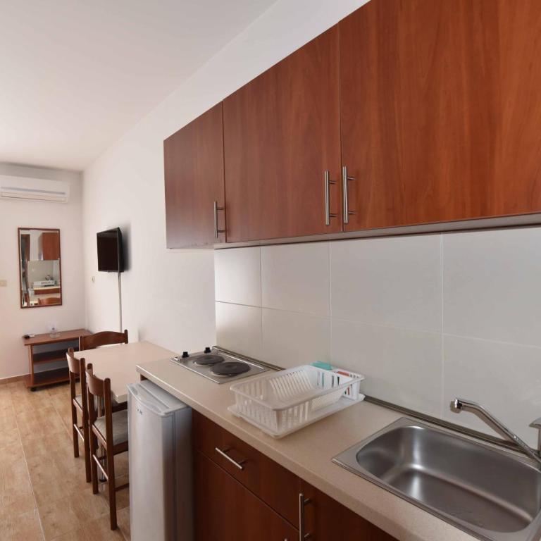 Studio Apartments 6 Palmi - Dvokrevetni Studio Apartman sa Zasebnim Krevetima i Balkonom - 6