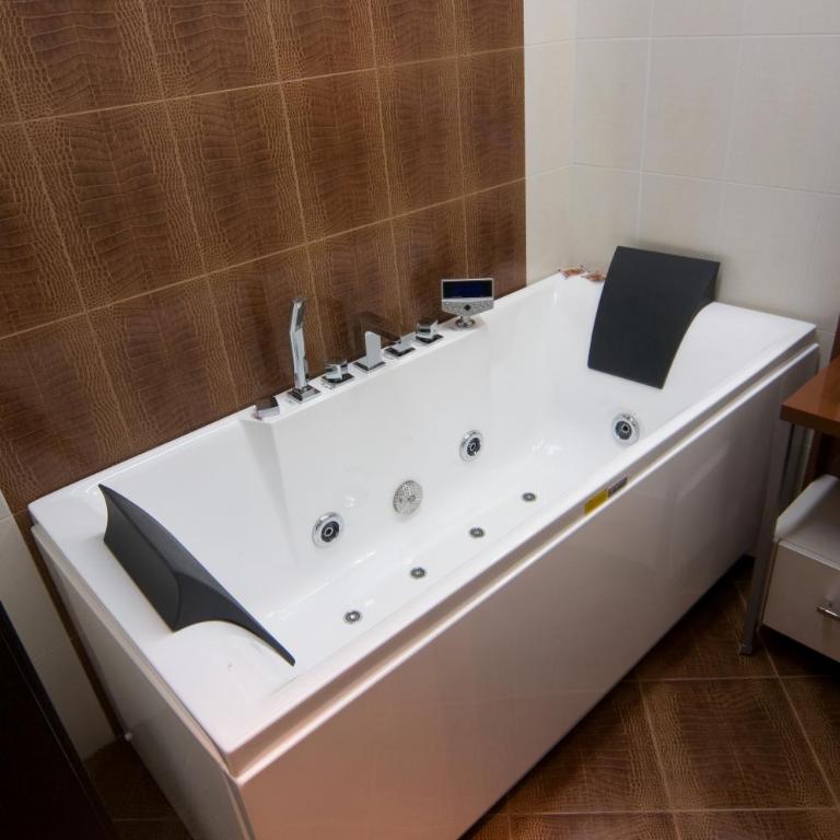 Hotel Ženeva Lux - Comfort One-Bedroom Suite - 18