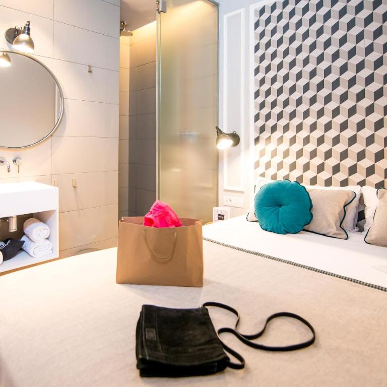 Mosaic by Ona - Standard Double Room - 3