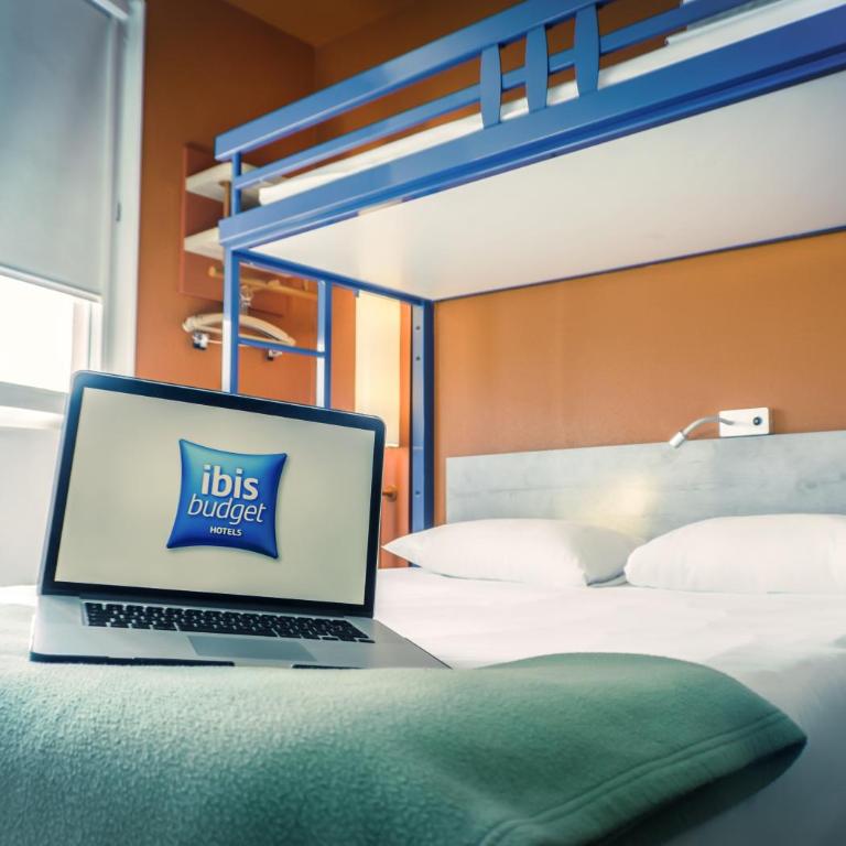 ibis Budget Colmar Centre Gare - Chambre Triple avec 1 Lit Double et 1 Lit Superposé - 12