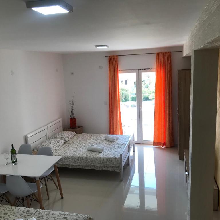 Apartments AS - Apartman sa Balkonom - 1